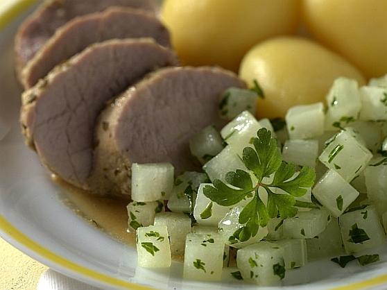 Mariniertes Schweinefilet mit Steckrübengemüse