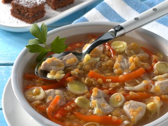 55_gefluegelsuppe_honigkuchen Geflügelsuppe mit roten Linsen und Honigkuchenschnitten - BCM Diät Rezepte.de