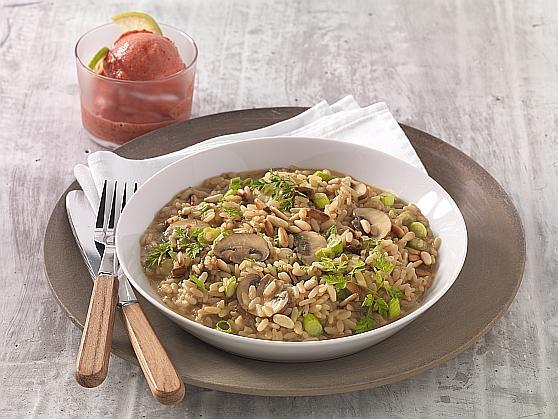 783_pilzrisotto_pinienkerne Pilzrisotto mit Pinienkernen und Kerbel - BCM Diät Rezepte.de