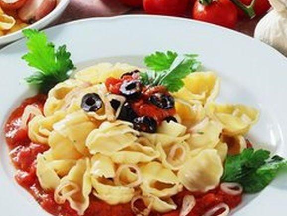 Nudeln mit Sardellensauce und Melonen-Dessert
