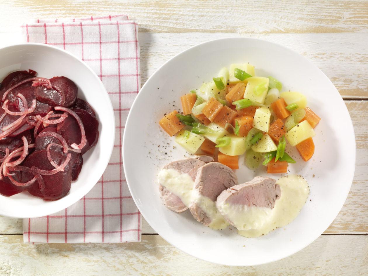 gesiedete-schweinelende-mit-meerrettich-und-rote-bete-salat Gesiedete Schweinelende mit Meerrettich und Rote-Bete-Salat - BCM Diät Rezepte.de