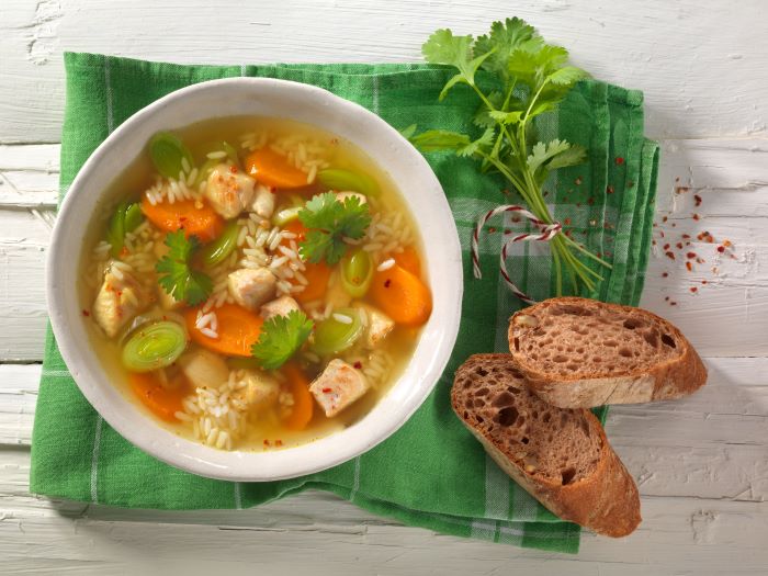 Curry-Reis-Suppe mit Pute und Koriander – Precon Rezepte