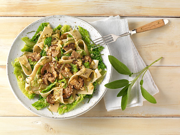 Pappardelle mit Steinpilzen und gebratenem Wirsing