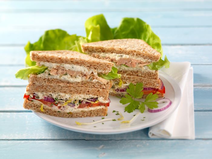 Thunfisch-Tomatensandwich